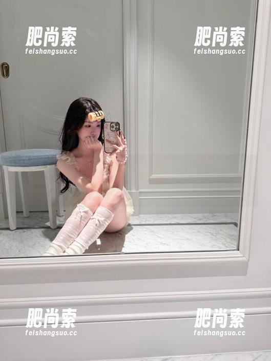 进入51吃瓜入口链接，少女安心观看每日更新超精彩瓜