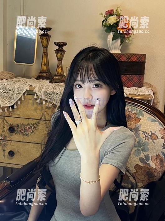 黑料不打烊tttzzz入口网站，让少女们的瓜味生活更精彩